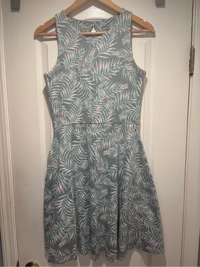 Pact Organic Cotton Stretch Keyhole Back Leaf Print Midi Dress in Gray Mint Pink